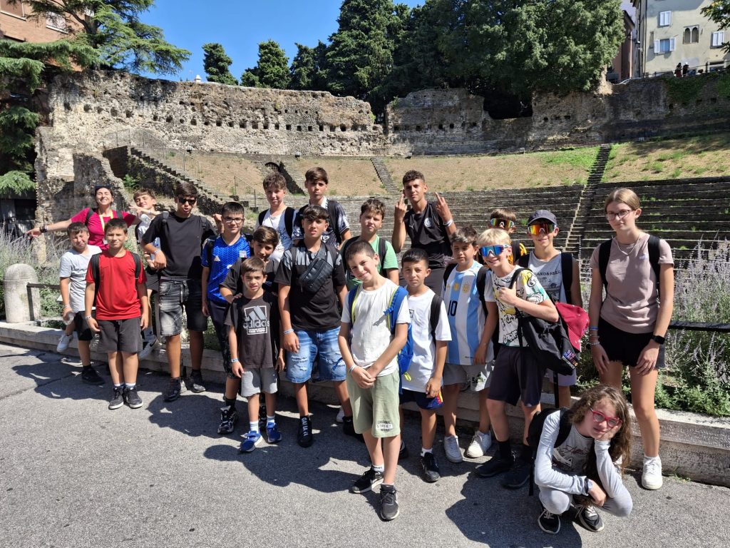 Gruppo di ragazzi durante un Summer Camp con San Marino Tourservice